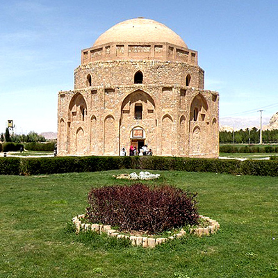 گنبد جبلیه از سازه‎‌های قدیمی است که در آن از تخم مرغ به عنوان پوزولان استفاه شده است.
